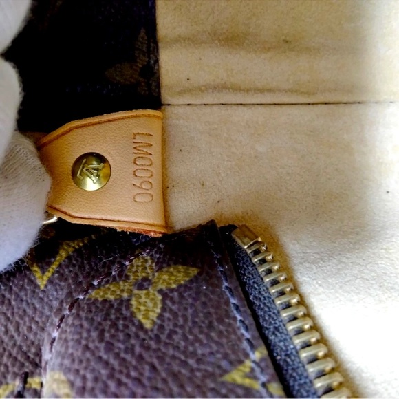 Authentic Louis Vuitton Monogram Luco Tote - Picture 12 of 17